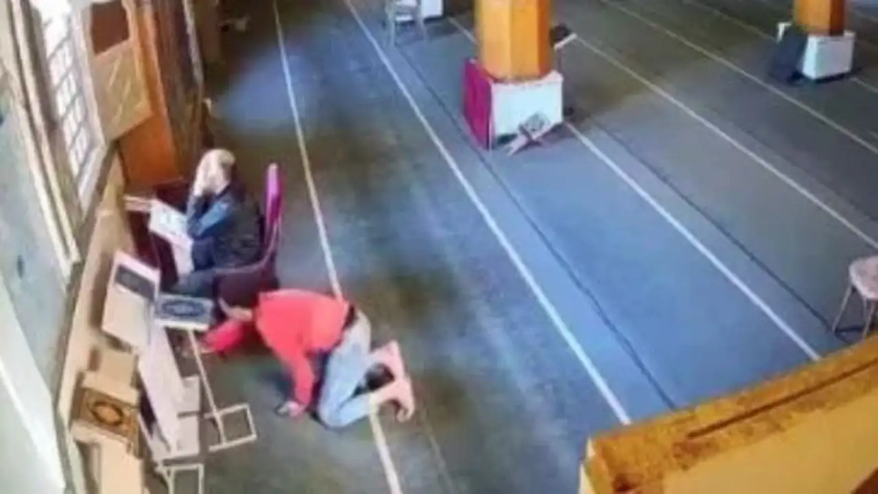 الداخلية تضبط سارق هاتف محمول داخل أحد مساجد مدينة رأس البر بدمياط